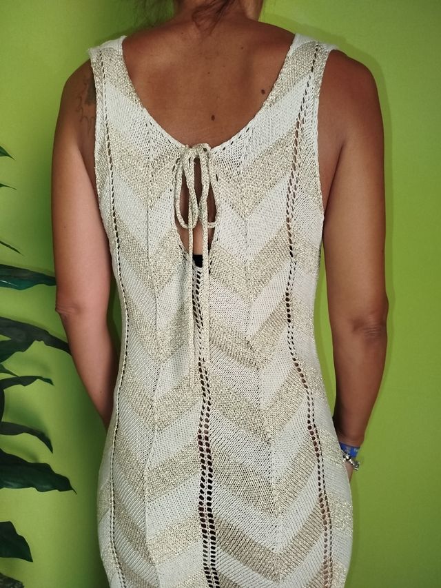 Vestido largo beige y dorado