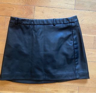 Minifalda negra Zara - polipiel