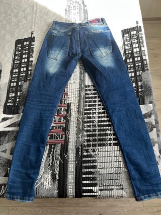 Vaqueros rotos 74 Cross talla 36