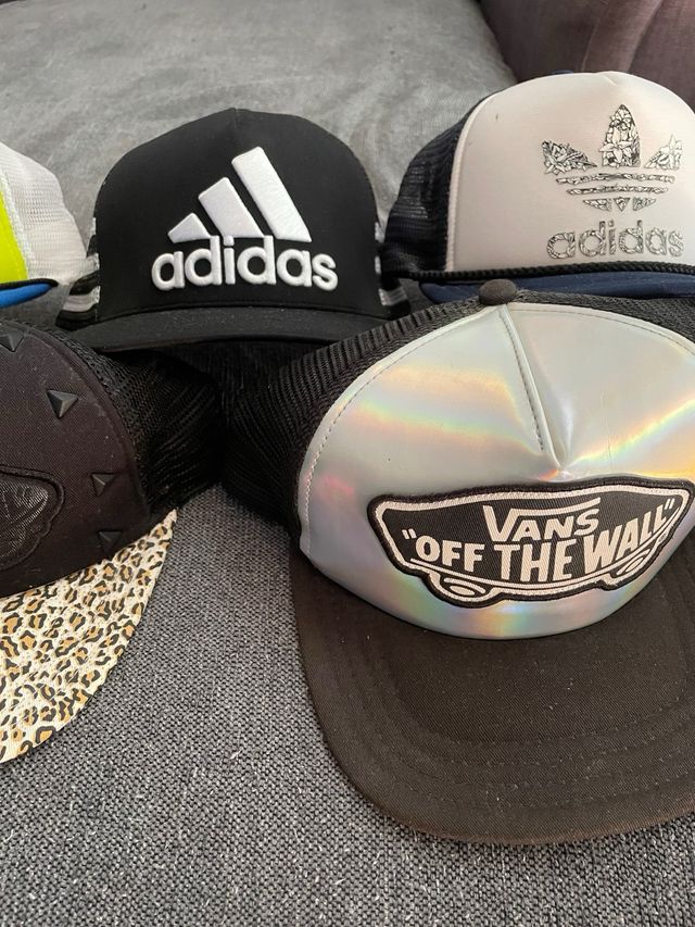 Gorras Vans & Adidas - 5 gorras 15€ cada una