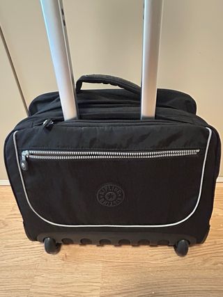 Maleta Kipling negra con ruedas