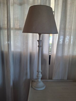 2 lámparas Becara blancas de madera