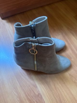 Botines beige mujer
