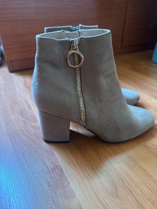 Botines beige mujer