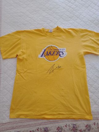Camiseta Lakers amarilla Talla L + regalo de otra.