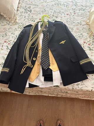 Traje comunión niño - Negro y dorado