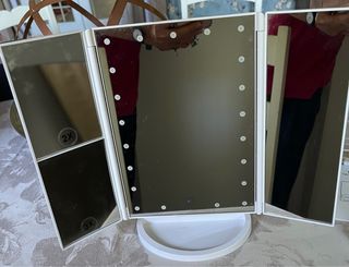 Specchio da trucco LED 3 ante