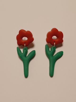 Pendientes largos flor roja 