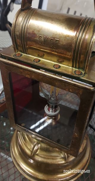 Farol antiguo tren francés
