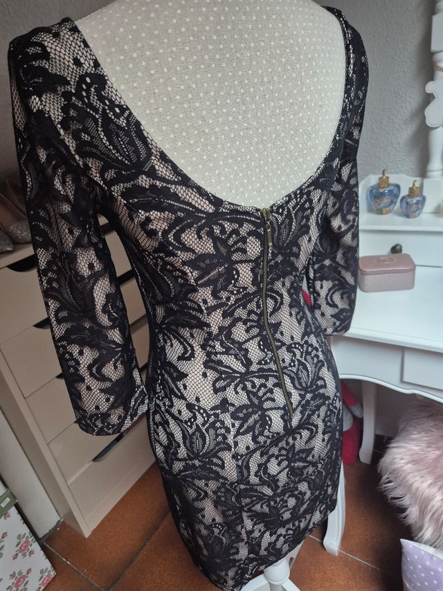 Vestido encaje negro beige