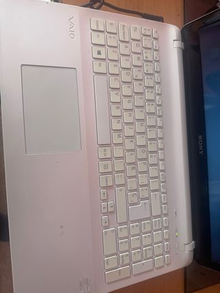 Portátil Sony Vaio SVF1521N1EW