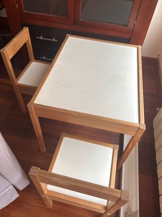 Mesa infantil + 2 sillas Ikea