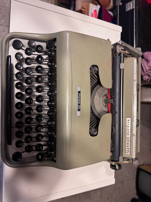 Olivetti Pluma 22 Antigua