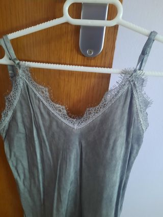 Camisola encaje tirantes ( 10€ cada una)