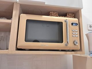 Microondas Cecotec crema retro Vintage cmo nuevo