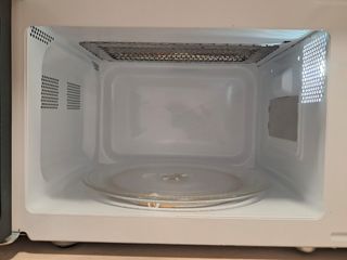 Microondas Cecotec crema retro Vintage cmo nuevo