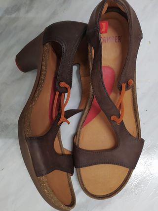 Sandalias Camper marrón, talla 39. No regateo.