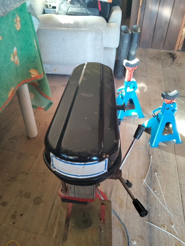 Taladro de columna antiguo