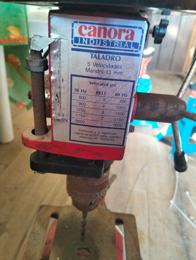 Taladro de columna antiguo