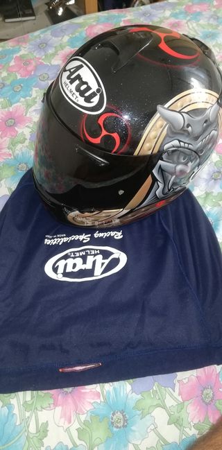 Casco arai
