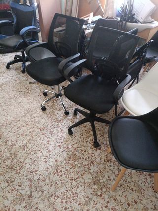 Silla oficina giratoria negras