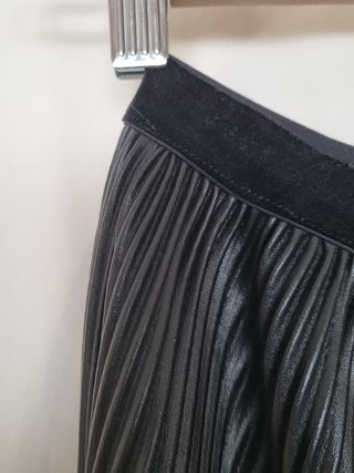 Falda plisada negra cuero sintético XS
