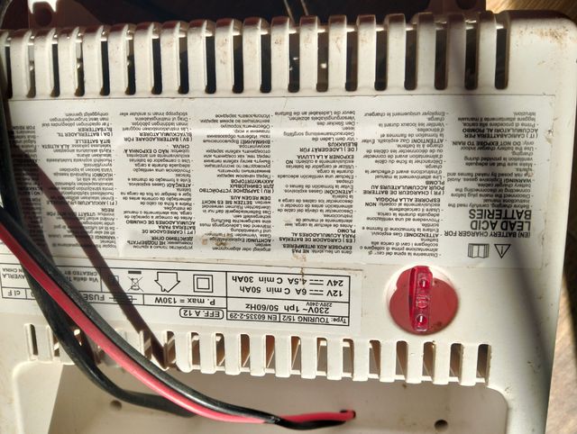 Cargador Telwin Touring 15 12/24V