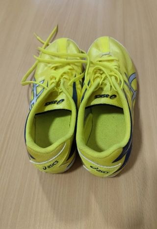 Zapatos de Clavos Atletismo. Asics