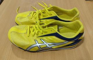 Zapatos de Clavos Atletismo. Asics