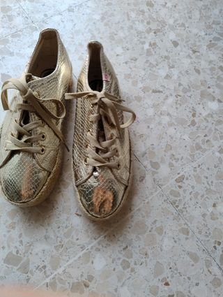 Zapatillas doradas plataforma 40