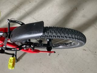 Bicicleta niño Decathlon 16" roja, en buen estado