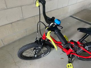 Bicicleta niño Decathlon 16" roja, en buen estado