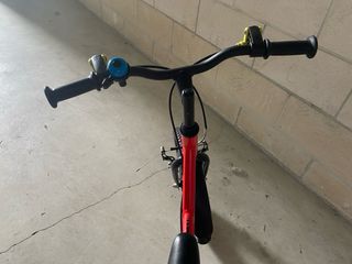 Bicicleta niño Decathlon 16" roja, en buen estado
