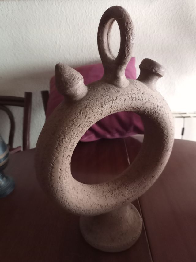 Botijo antiguo de barro grande 