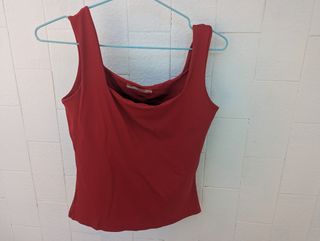 Camiseta roja Bershka 