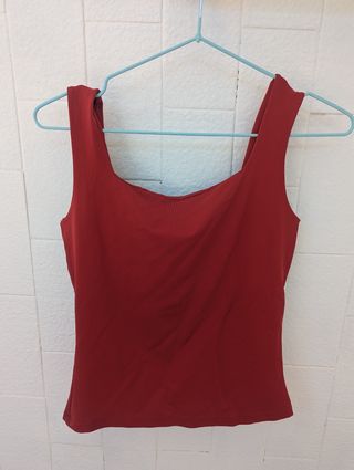 Camiseta roja Bershka 
