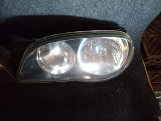 Faros delanteros Toyota Corolla 2001 (E11)