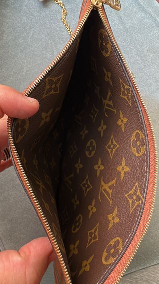 Pochette Louis Vuitton marrón