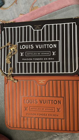 Pochette Louis Vuitton marrón
