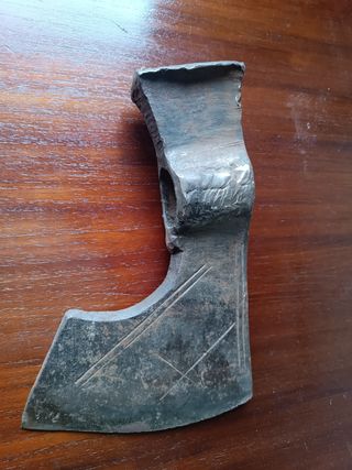 Hacha antigua de mina
