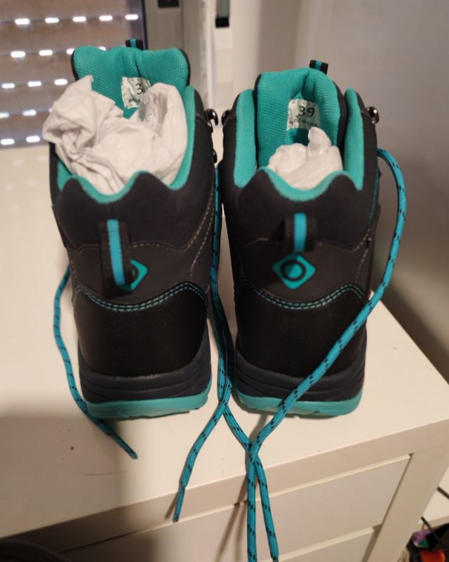 Botas montaña 39 NUEVAS