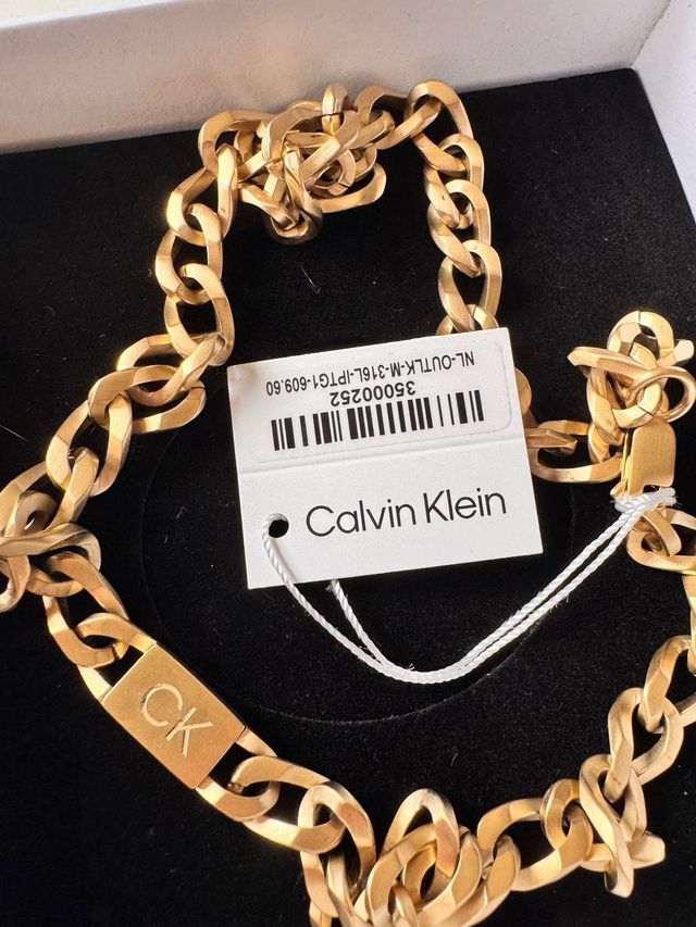 Collar Calvin Klein dorado