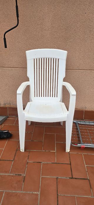 4 Sillas terraza blancas - plástico