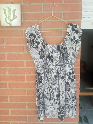 Blusa floral beige-blanco roto con frunce