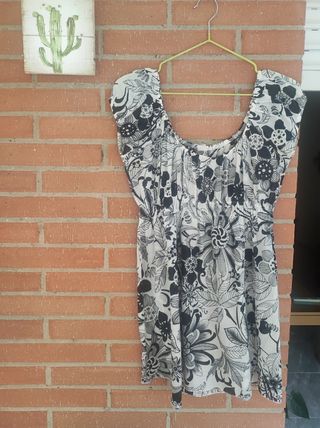 Blusa floral beige-blanco roto con frunce