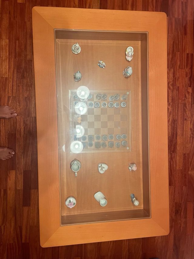 Mesa centro con tablero de cristal