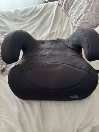 Silla coche alzador niño. Tengo 2 iguales
