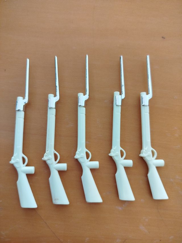 Playmobil Lote Rifle blanco bayoneta cromada