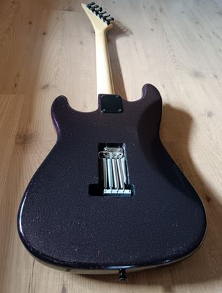 Guitarra tipo Jackson por partes