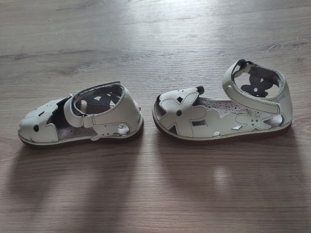Sandalias piel Camper niña talla 22